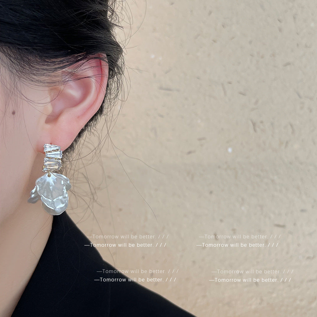 1069 earrings