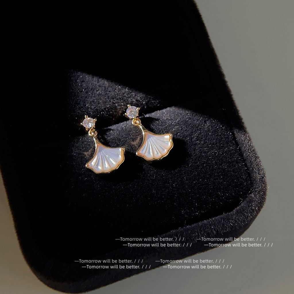 1059 earrings