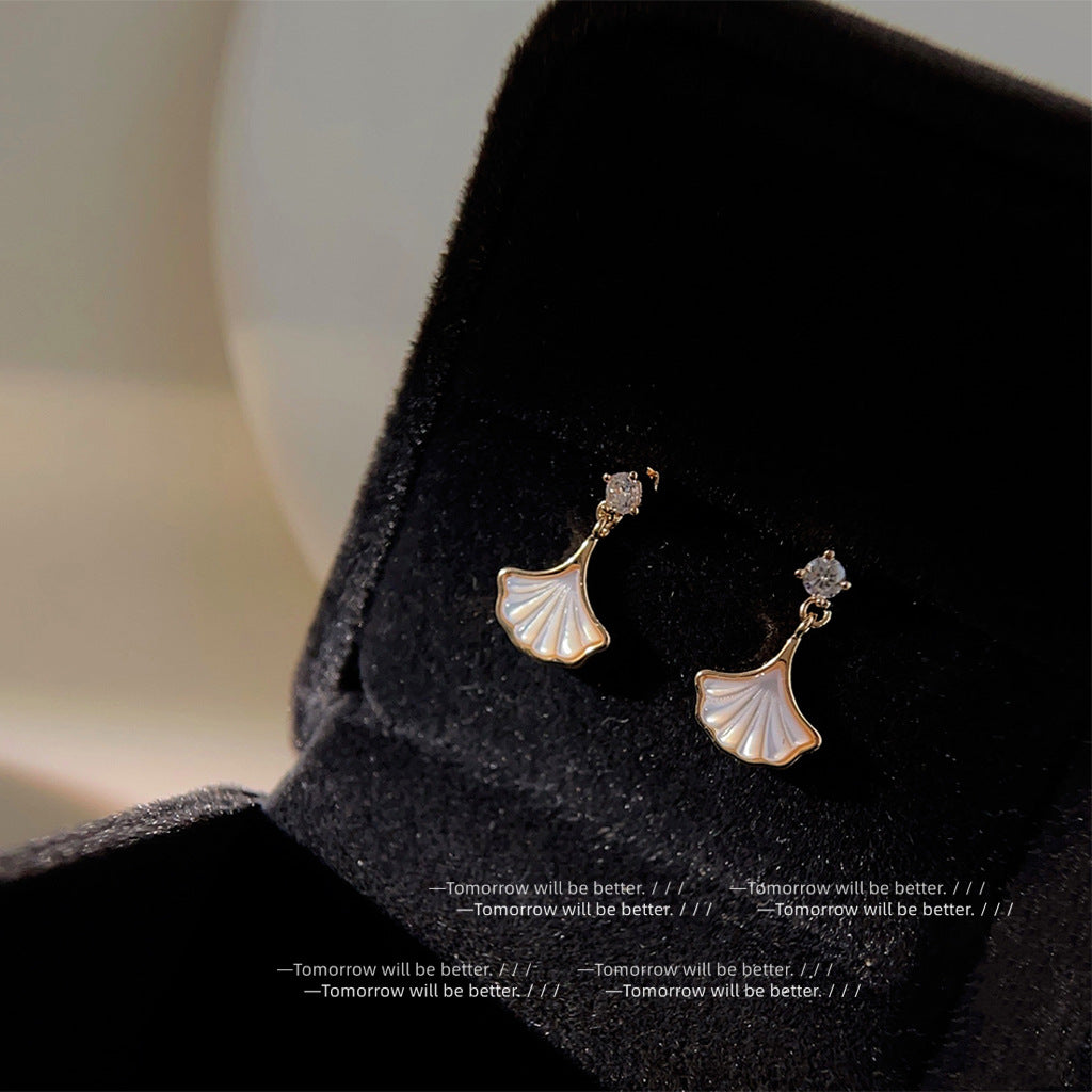 1059 earrings
