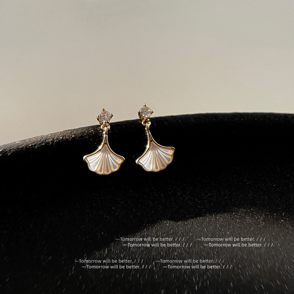 1059 earrings